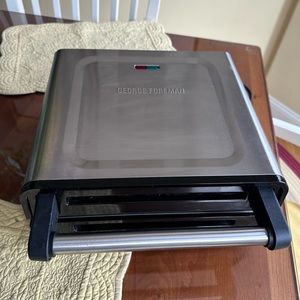 GEORGE FOREMAN GRILL - Retail $71 plus shipping
